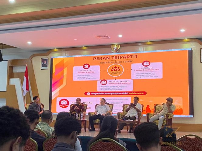 
					Tak Hanya Aksi, FMN Kupang–BEM Unwira Gelar Diskusi Publik di May Day 2026