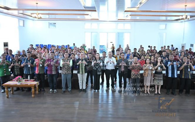 
					Foto Bersama Usai Luncurkan Program PKM Berdampak 2026
